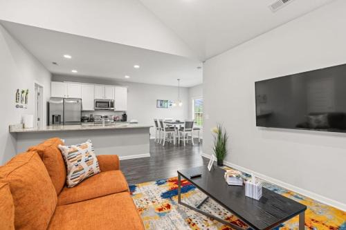Spring Hill House | Beautiful and SUPER comfy home!
