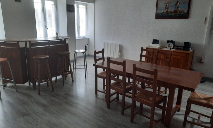 Noidans-le-Ferroux Apartment | beautiful apartment 150m2, 4 bedrooms, 6 people
