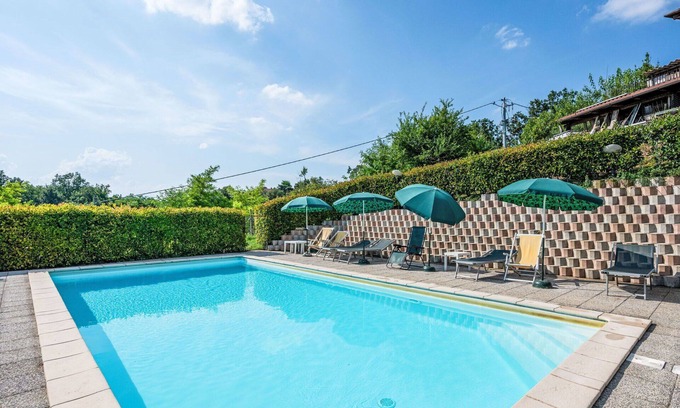 Cortazzone Villa | Beautiful apartment in villa for 14 people with pool, WIFI, patio, pets allowed and parking
