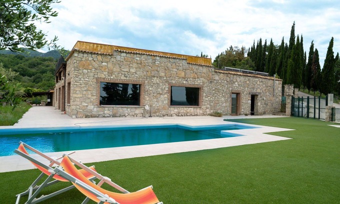 Villa Santa Maria Apartment | Beautiful apartment for 4 guests with A/C, pool, WIFI, TV, balcony, pets allowed and parking
