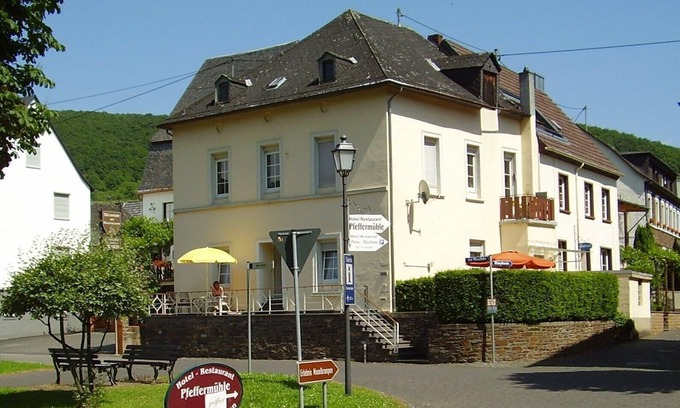 Bruttig Apartment | Beautiful apartment with a view of the vineyards/on the banks of the Moselle/2 terraces just for you