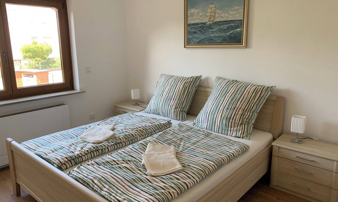 Rednitzhembach Apartment | Beautiful apartment with terrace and garden