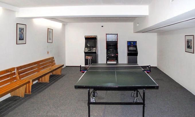Maierhofen House | Beautiful apartment in villa for 4 guests with pool, TV, terrace, pets allowed and parking