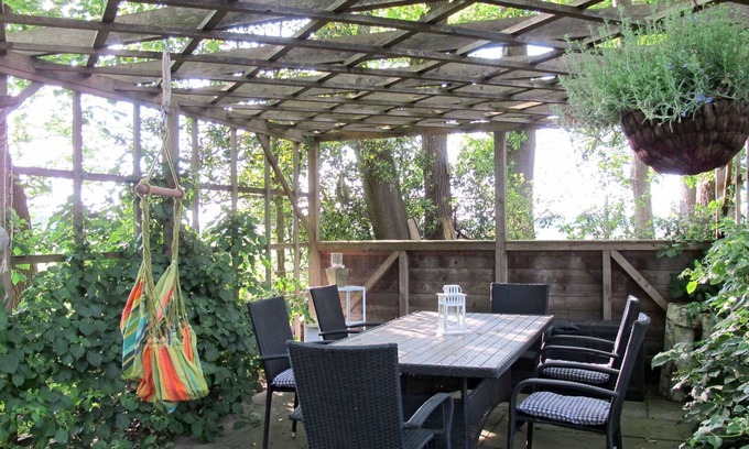 Armstorf Apartment | Beautiful apartment for 5 people with WIFI, TV, patio and parking
