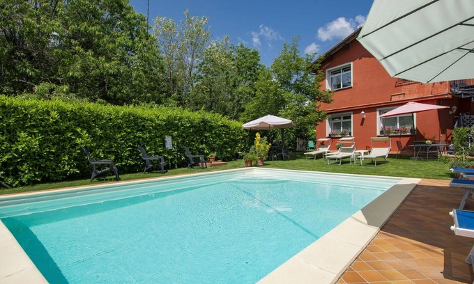 Marliana Apartment | Beautiful apartment for 7 people with pool, WIFI, TV, terrace, pets allowed and parking