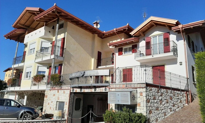 Vervo Apartment | Beautiful apartment for 4 people with WIFI, TV, terrace, pets allowed and parking