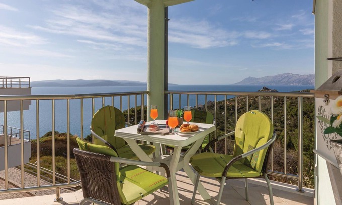 Bratus Apartment | Beautiful apartment in Krvavica