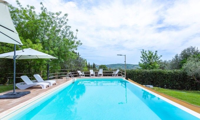 Casalbordino House | Beautiful apartment in villa for 12 people with WIFI, pool, TV, patio, pets allowed and parking