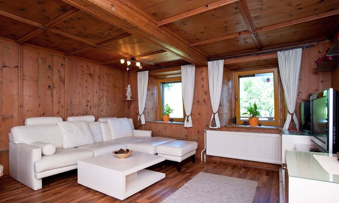 Oetz Apartment | Beautiful apartment in Ötz with garden