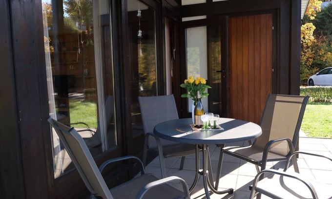 Machtlos House | Beautiful apartment in villa for 4 people with pool, TV, terrace and pets allowed