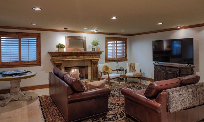 Layton Apartment | Beautiful Basement Apartment with Private Garage 30+ day stays
