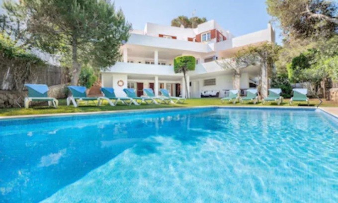 Cala d'Or Villa | Beautiful beachfront private villa with swimming pool in Cala d'Or