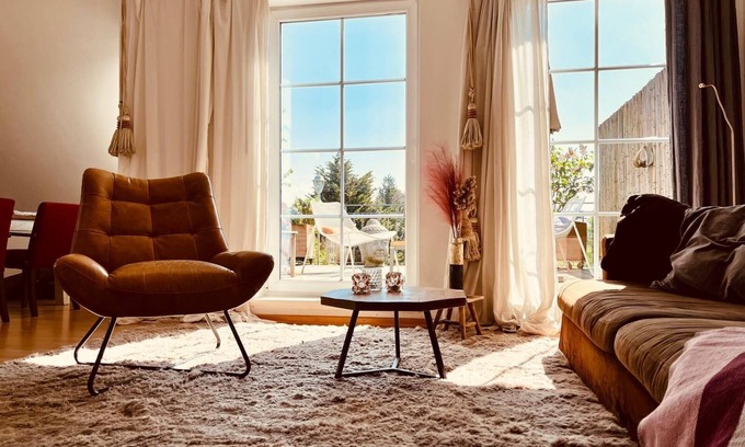 Refrath Apartment | Beautiful bright terrace apartment at the forest 15 min in cologne.