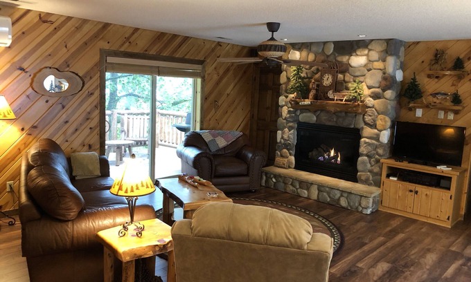 Chisago City Cabin | Beautiful cabin getaway on Green Lake