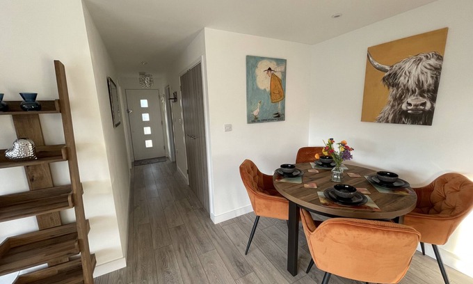 Steyning Cabin | Beautiful cabin on private 4 acre land with view on pond