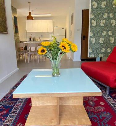 Emek Refaim Apartment | Beautiful, Central Emek Refaim Home