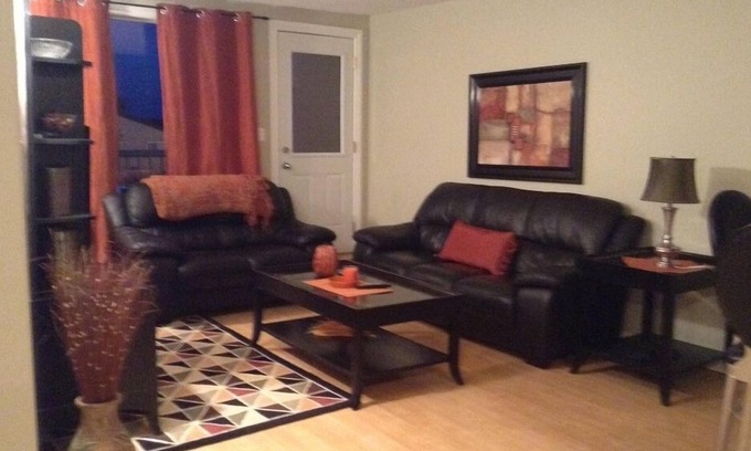 Moose Jaw House | Beautiful & clean! Close to groceries, most amenities, restaurants and bars!