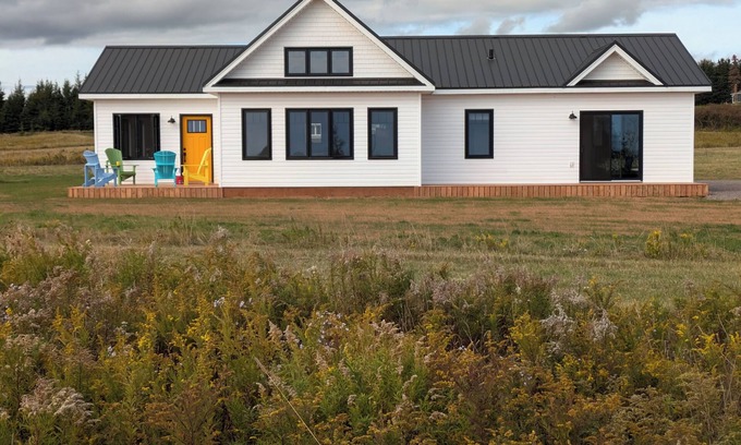 Little Pond Cottage | Beautiful Coastal Beach House. New build close to golf, beaches and camping.