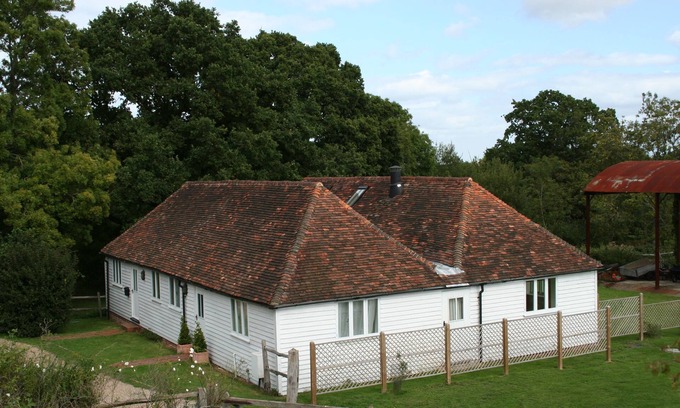 Ewhurst Green House | BEAUTIFUL CONVERTED BARN IN AREA OF OUTSTANDING NATURAL BEAUTY