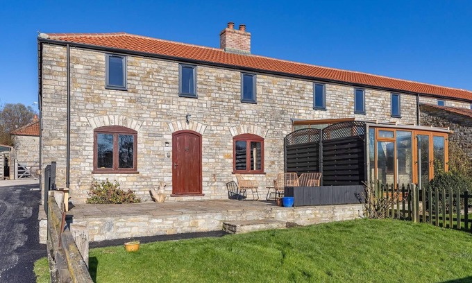 Shepton Mallet House | Beautiful Cottage in Idyllic Somerset Countryside