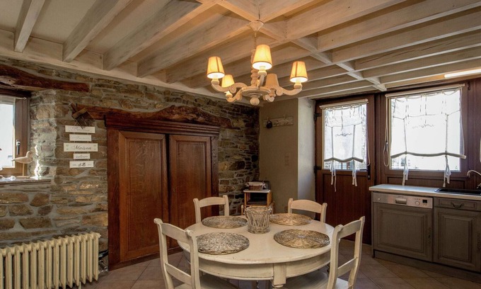 Manhay Cottage | Beautiful Cottage in Malempre with Fenced Garden