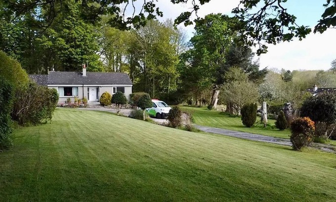 Murthill Cottage | Beautiful cottage in peaceful location w/hot tub. 10mins from centre of Dundee.