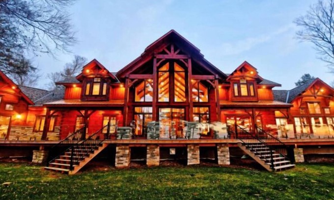 Brock Cabin | Beautiful Custom Log Home nestled on 300 ft beach front