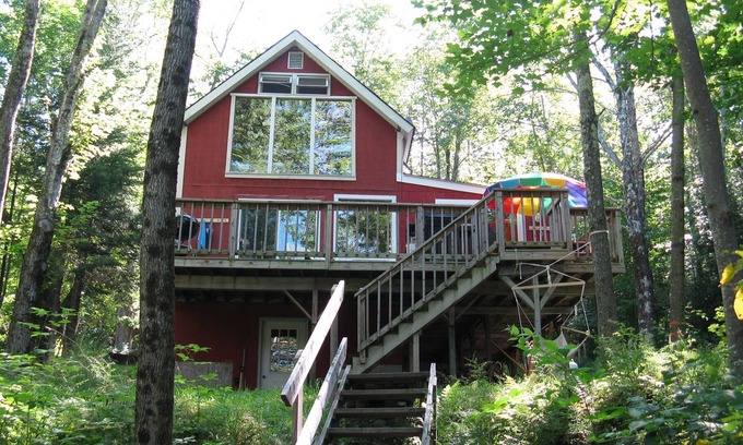 Liberty Cabin | Beautiful, Family Friendly Lakeside Cabin in the Woods