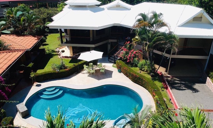 Quebrada La Gamba House | Beautiful first floor location with private pool!