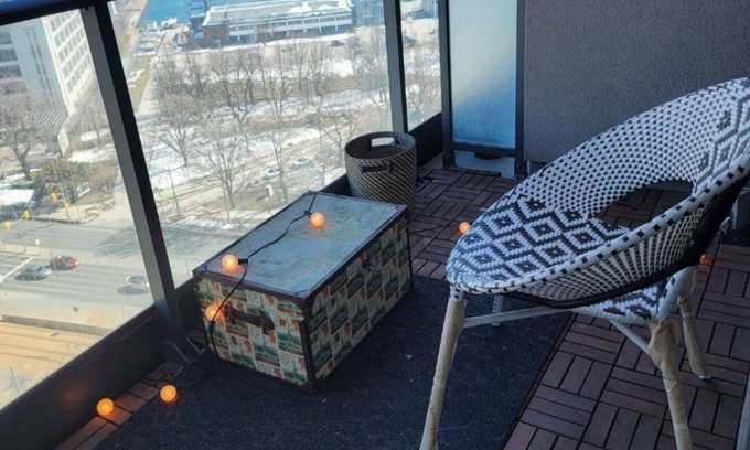 Niagara Condo | Beautiful Fort York CN Tower & Lake Views