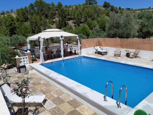 Cocentaina Apartment | beautiful guest room with swimming pool