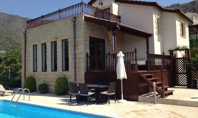 Pachyammos Villa | BEAUTIFUL HARBOUR VIEW VILLA - DETACHED 3 BED ON 3 FLOORS - POMOS