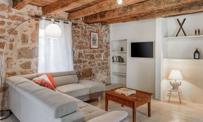 Teillots House | Beautiful holiday home with pool in Teillots