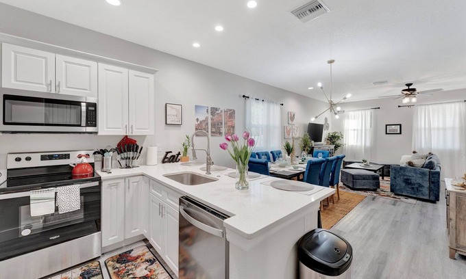 Tampa House | Beautiful Home, Close to Everything, Fenced Yard, Pets Welcome