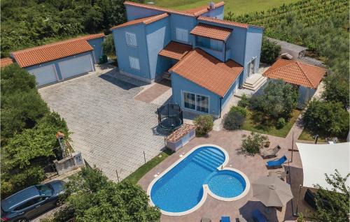 Valdebek House | Beautiful Home In Pula With Wifi