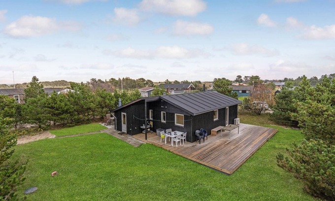 Nordost House | Beautiful home in Sæby with WiFi