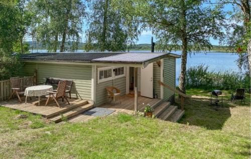 Tranas House | Beautiful Home In Tranås With Lake View