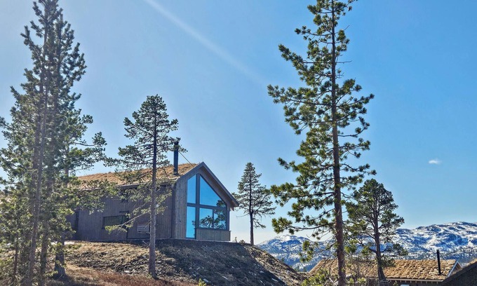 Hjartdal House | Beautiful home in Tuddal with WiFi