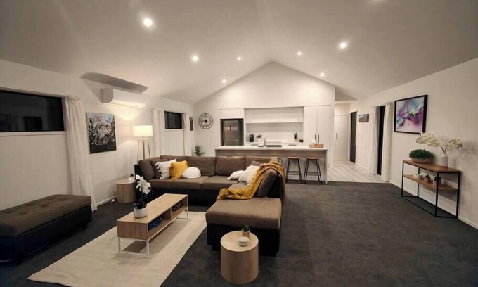Woolston House | Beautiful home near everything!