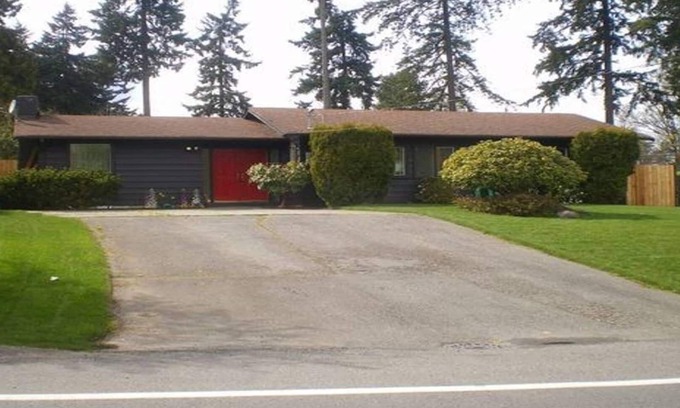 Highline House | Beautiful Home On Glen Acres Golf Course, Hottub!