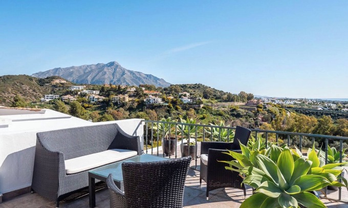 Benahavis House | Beautiful house at La Quinta Golfclub , 10 min beach, ocean and mountain view