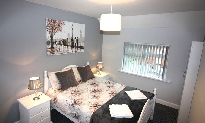 Belfast House | Beautiful House/Free parking 10min fromCity Centre.