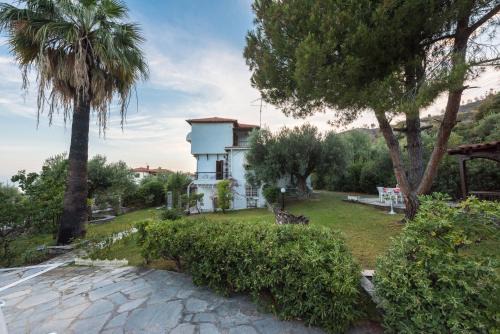 Mola Kalyva Apartment | Beautiful House