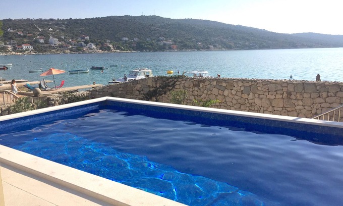 Sevid Villa | Beautiful house, seafront, swimming-pool, 25km from Split Airport