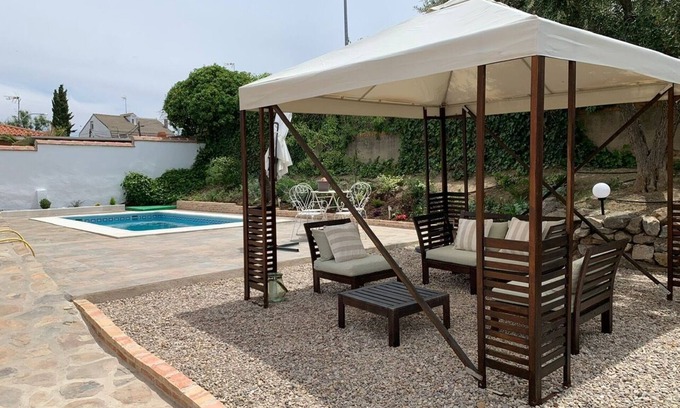 Arges House | Beautiful house with swimming pool close to Puy du Fou and Toledo