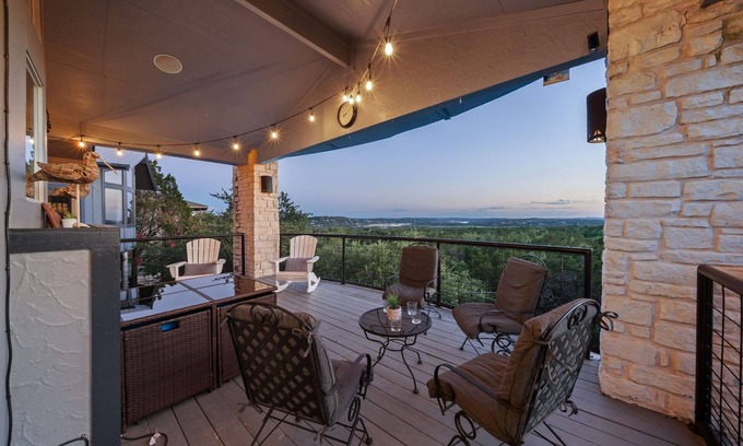 Lago Vista House | Beautiful Lago Vista -Private Spa & Amazing Views