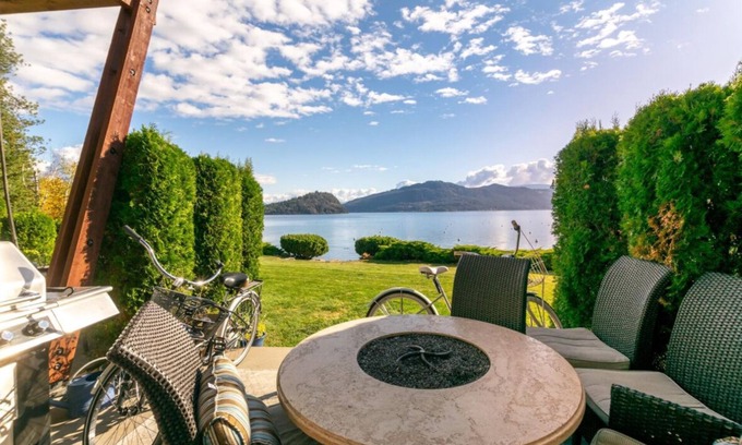 Scotch Creek Condo | Beautiful Lake front condo with amazing views - Shuswap Vacations.