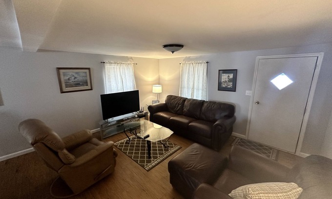 Summerton House | Beautiful Lake Marion Views! Pet Friendly! Newly renovated and updated!