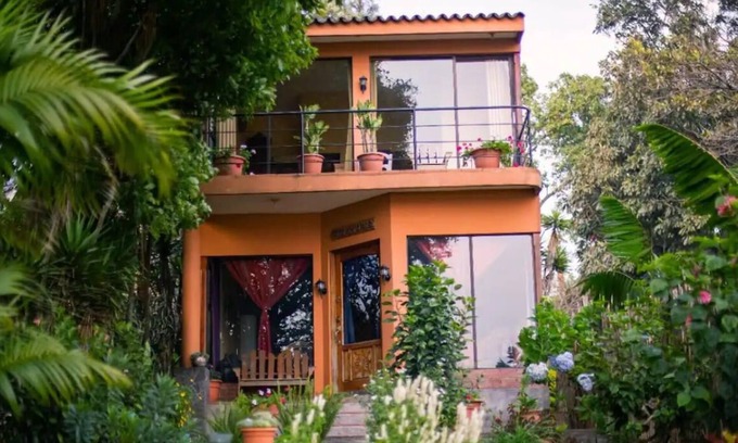 Santiago Atitlan House | Beautiful Lakefront home: gardens