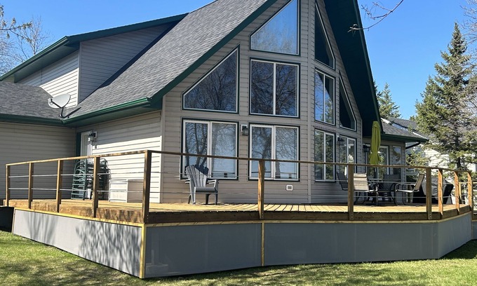 Arnes House | Beautiful Lakefront "A" Frame With Hot Tub, 2 for 3 Nights Jan/Feb Weekends!
